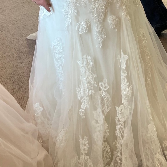 Mori Lee Madeline Gardner Paola Wedding Dress Style #3251 - Picture 8 of 10